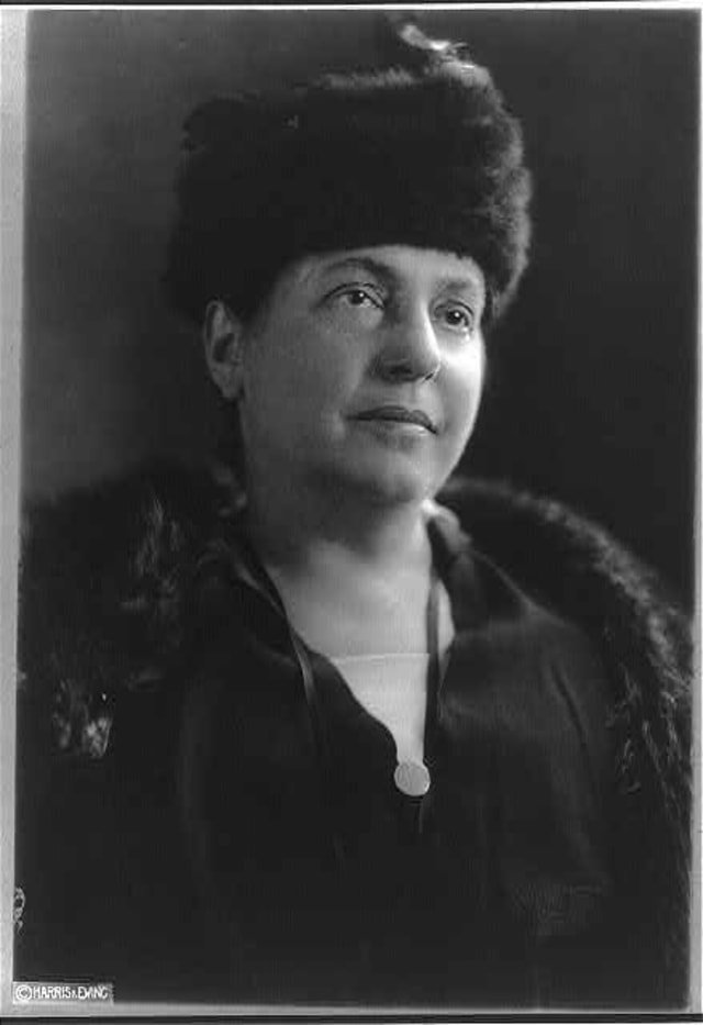 Lillian Wald (1867-1940) : l&rsquo;inventrice du nursing communautaire et l&rsquo;ancêtre de la RAAC